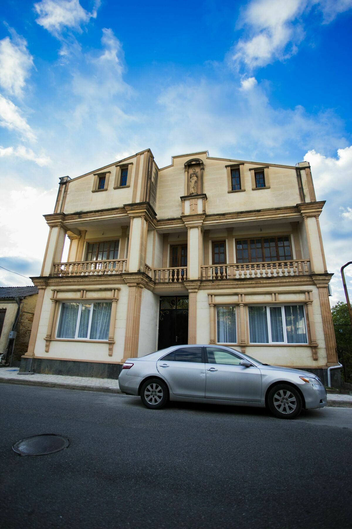 Hotel City Kutaisi Exterior photo